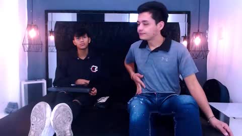 Snapshot of james_and_kenet chatting on 6, 2, 2026 James y Kenet online show from 6, 2, 2026