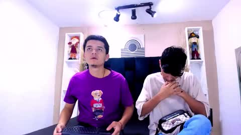 Snapshot of james_and_kenet chatting on 11, 2, 2026 James y Kenet online show from 11, 2, 2026