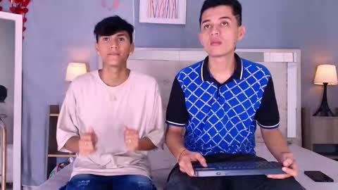 Snapshot of james_and_kenet chatting on 20, 2, 2026 James y Kenet online show from 20, 2, 2026