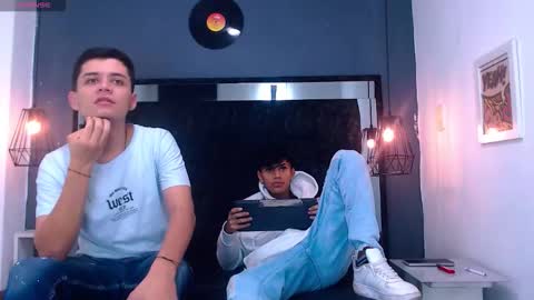 Snapshot of james_and_kenet chatting on 25, 2, 2026 James y Kenet online show from 25, 2, 2026