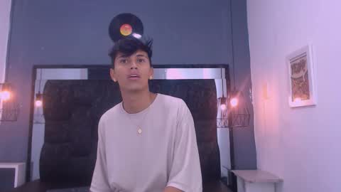 Snapshot of james_and_kenet chatting on 2, 3, 2026 James y Kenet online show from 2, 3, 2026