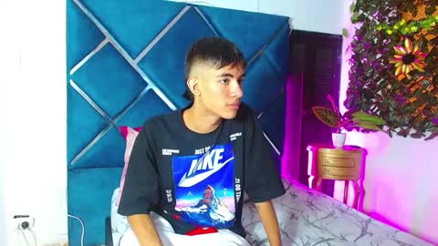 Snapshot of jamesconnor001 chatting on 17, 11, 2025 James online show from 17, 11, 2025