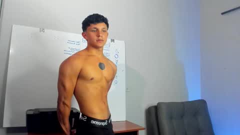 Snapshot of jamesgolden_ chatting on 29, 10, 2025 jamesgolden_ online show from 29, 10, 2025