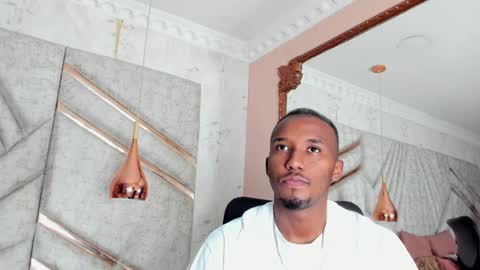 Snapshot of jamesparck chatting on 28, 12, 2024 James online show from 28, 12, 2024