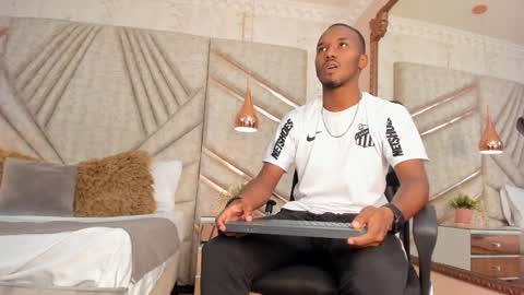 Snapshot of jamesparck chatting on 9, 1, 2025 James online show from 9, 1, 2025