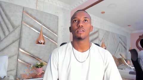 Snapshot of jamesparck chatting on 11, 1, 2025 James online show from 11, 1, 2025