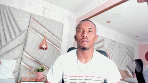 Snapshot of jamesparck chatting on 13, 1, 2025 James online show from 13, 1, 2025