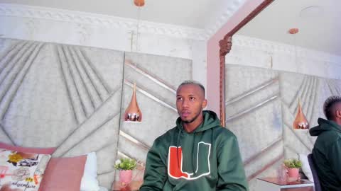 Snapshot of jamesparck chatting on 25, 2, 2025 James online show from 25, 2, 2025