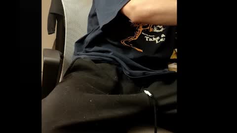 Snapshot of jamessama_0 chatting on 10, 11, 2025 jamessama_0 online show from 10, 11, 2025