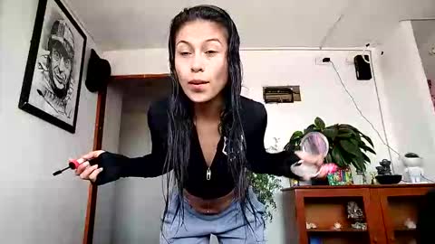 janariivera1 online show from 12, 11, 2025