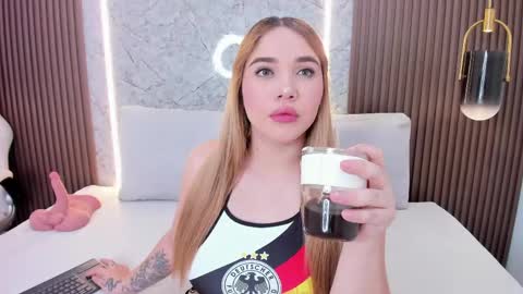 JANE CLOUDS online show from 4, 6, 2026