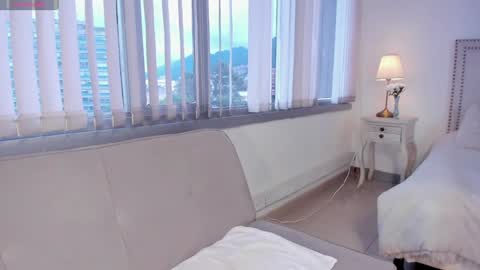 Snapshot of jane_es chatting on 17, 12, 2024 JANE online show from 17, 12, 2024