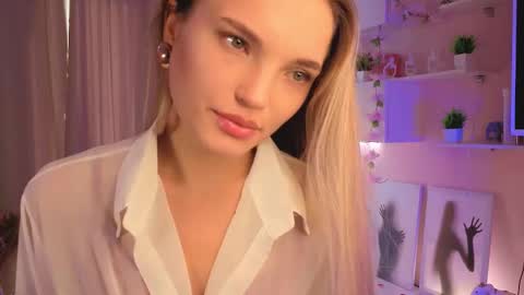 Hi Im Alice and here youll find something online show from 16, 10, 2025