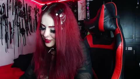 Snapshot of janna_ink chatting on 27, 12, 2024 online show from 27, 12, 2024