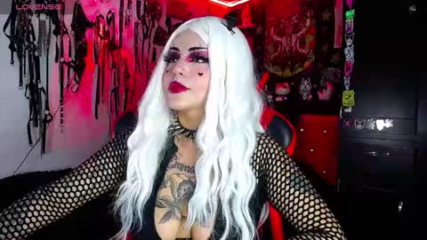 Snapshot of janna_ink chatting on 15, 1, 2025 online show from 15, 1, 2025