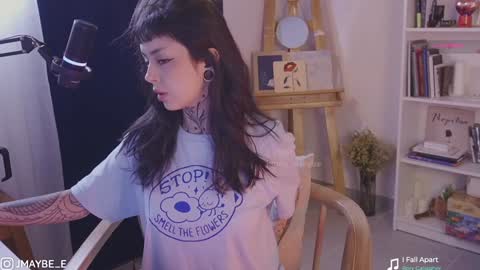 Snapshot of janne_maybe chatting on 7, 1, 2025 jmaybe e online show from 7, 1, 2025