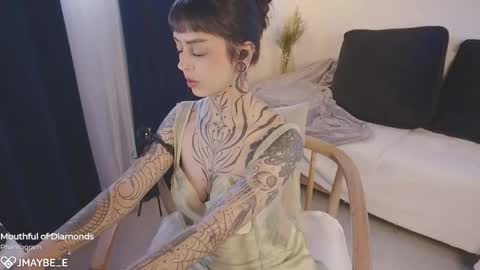 Snapshot of janne_maybe chatting on 9, 10, 2025 jmaybe e online show from 9, 10, 2025