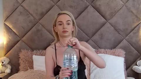 Snapshot of jaquelinemerlot chatting on 3, 2, 2025 jaquelinemerlot online show from 3, 2, 2025