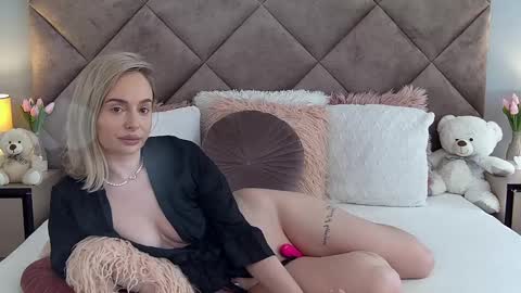 Snapshot of jaquelinemerlot chatting on 6, 3, 2025 jaquelinemerlot online show from 6, 3, 2025