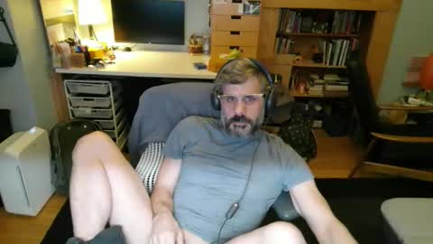 Snapshot of jareth_returns chatting on 14, 12, 2025 jareth_returns online show from 14, 12, 2025