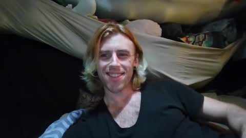 Snapshot of jarethgray chatting on 4, 1, 2025 Jareth online show from 4, 1, 2025