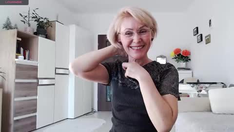Snapshot of jasmin18v chatting on 16, 2, 2025 Jasmin room for people 40 online show from 16, 2, 2025