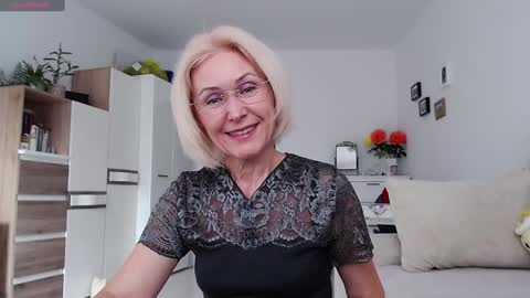 Snapshot of jasmin18v chatting on 9, 10, 2025 Jasmin room for people 40 online show from 9, 10, 2025
