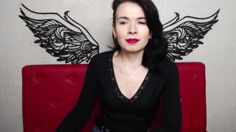 JasmineKouch online show from 4, 2, 2025