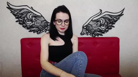 JasmineKouch online show from 7, 2, 2025