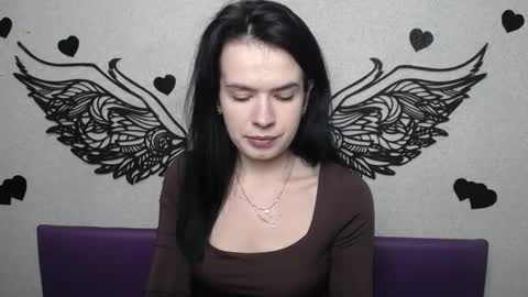 JasmineKouch online show from 18, 11, 2025