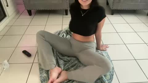 Snapshot of jasminetate chatting on 5, 11, 2025 Jasmine Tate online show from 5, 11, 2025