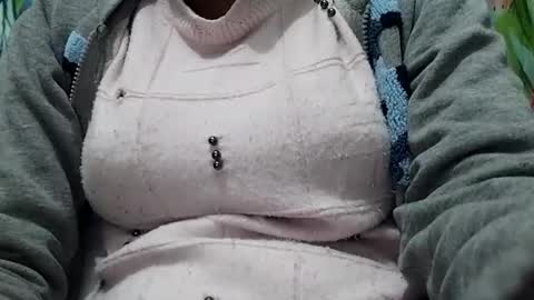 Snapshot of jasspreettt chatting on 5, 2, 2025 jasspreettt online show from 5, 2, 2025