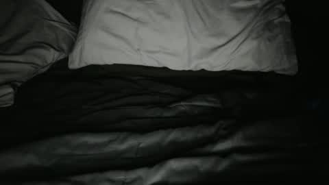 Snapshot of jaxx2000 chatting on 4, 12, 2025 Jaxx online show from 4, 12, 2025