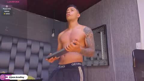 jaze_bradley online show from 14, 11, 2025