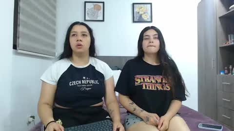 Jazmin and Scarlett online show from 22, 3, 2026