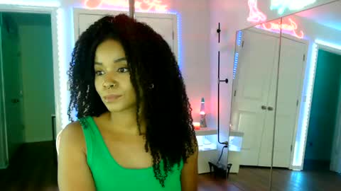 Snapshot of jazminefox chatting on 25, 6, 2026 Jazmine Fox online show from 25, 6, 2026