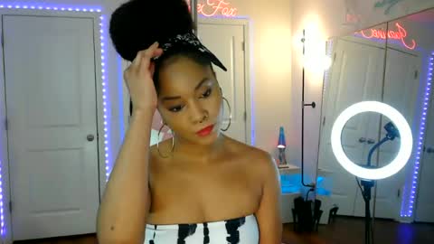 Snapshot of jazminefox chatting on 12, 7, 2026 Jazmine Fox online show from 12, 7, 2026