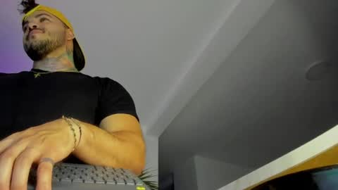 Snapshot of jean_lopez chatting on 1, 6, 2026 Jean axelcrow Modelo Independiente online show from 1, 6, 2026