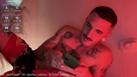 Snapshot of jeff_cube chatting on 25, 10, 2025 Jeff and Mugi Independent model online show from 25, 10, 2025