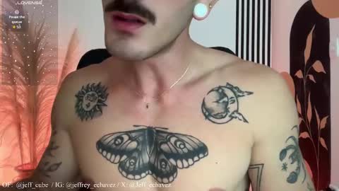 Snapshot of jeff_cube chatting on 23, 11, 2025 Jeff and Mugi Independent model online show from 23, 11, 2025