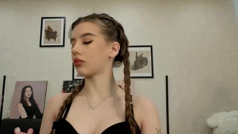 Snapshot of jenie_fire chatting on 31, 5, 2026 Dolly online show from 31, 5, 2026