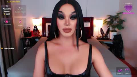 Queen Jenifer online show from 25, 3, 2026