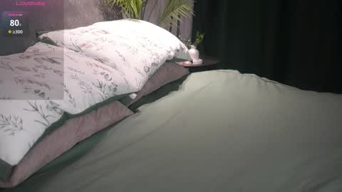 Snapshot of jeninedapinto chatting on 9, 10, 2025 Hi everyone my name Kira online show from 9, 10, 2025