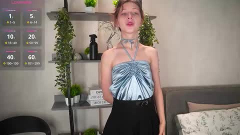 Snapshot of jeninedapinto chatting on 14, 10, 2025 Hi everyone my name Kira online show from 14, 10, 2025
