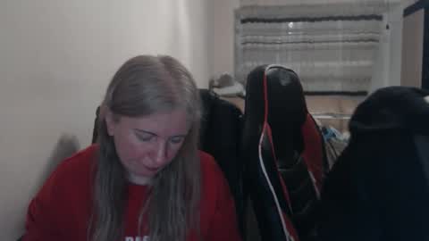 JenisAndPeter online show from 8, 4, 2026