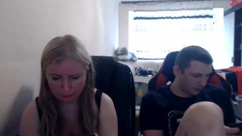 Snapshot of jenisandpeter chatting on 7, 6, 2026 JenisAndPeter online show from 7, 6, 2026