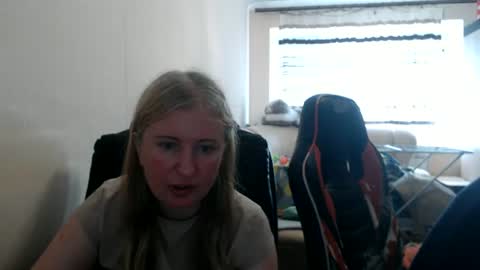 Snapshot of jenisandpeter chatting on 14, 6, 2026 JenisAndPeter online show from 14, 6, 2026