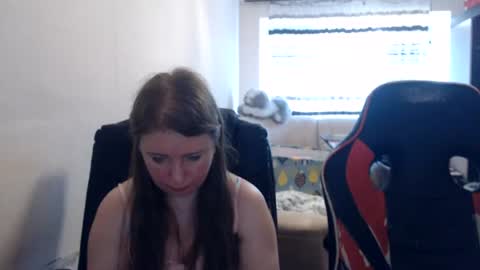 Snapshot of jenisandpeter chatting on 7, 7, 2026 JenisAndPeter online show from 7, 7, 2026