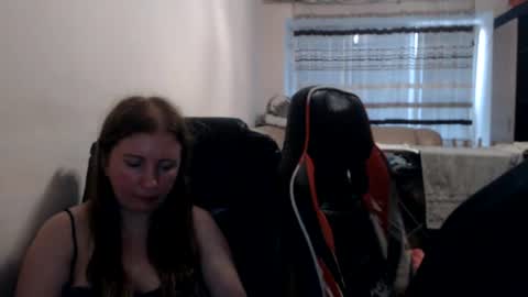 Snapshot of jenisandpeter chatting on 15, 7, 2026 JenisAndPeter online show from 15, 7, 2026