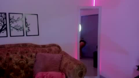 jenn online show from 8, 3, 2025